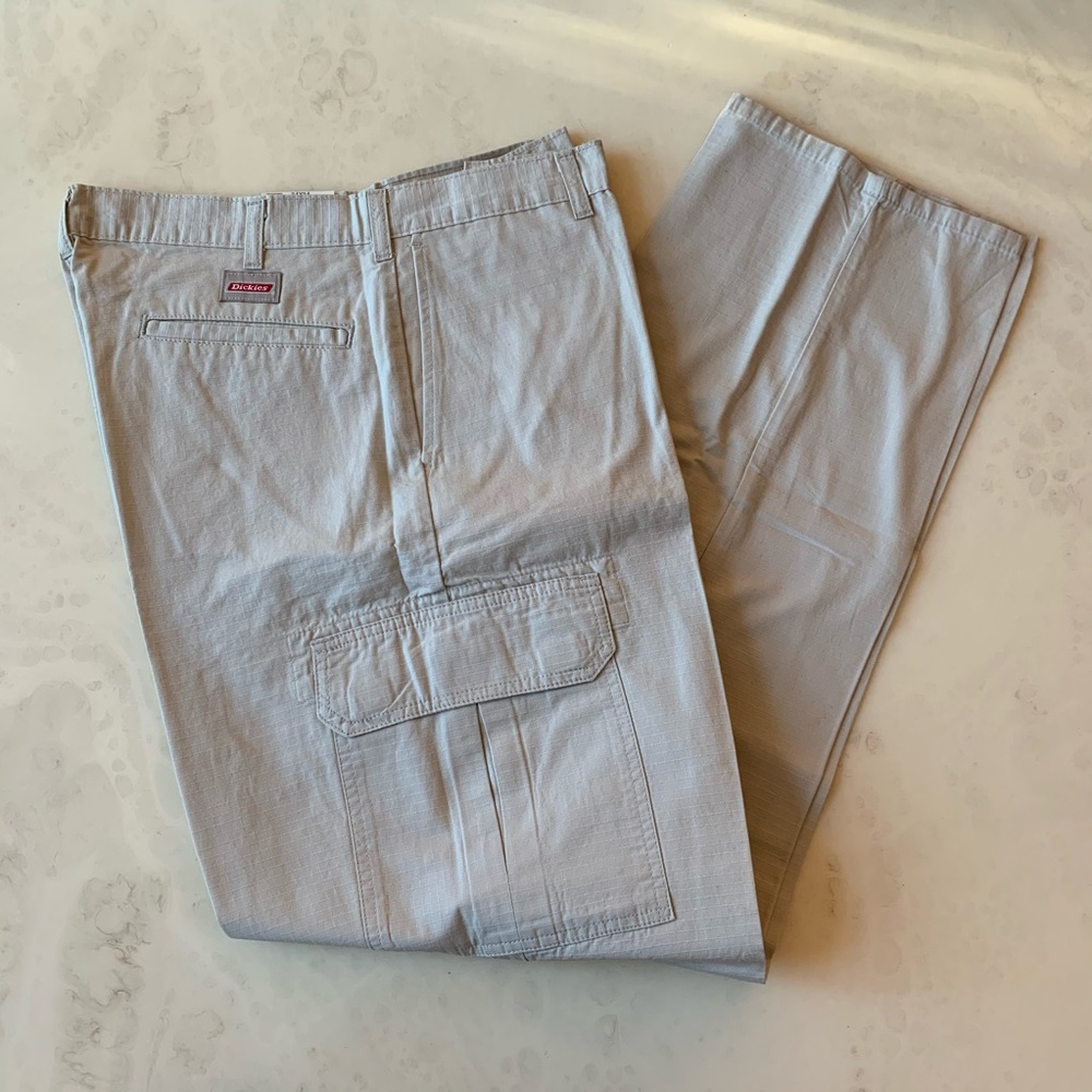 Genuine Dickies Cargo Khaki Pants Size 34 x 34.